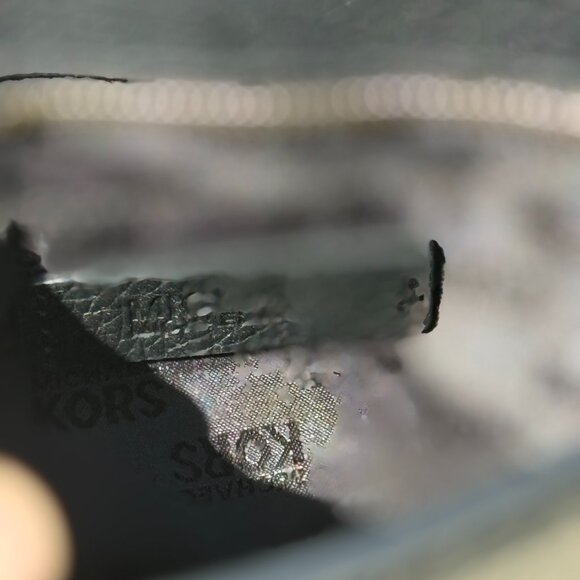 Michael Kors Hamilton Pebbled Leather Crossbody Bag – Black - Picture 5 of 8